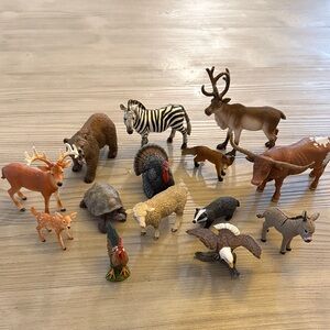 Animal Figurine Set - Multicolor